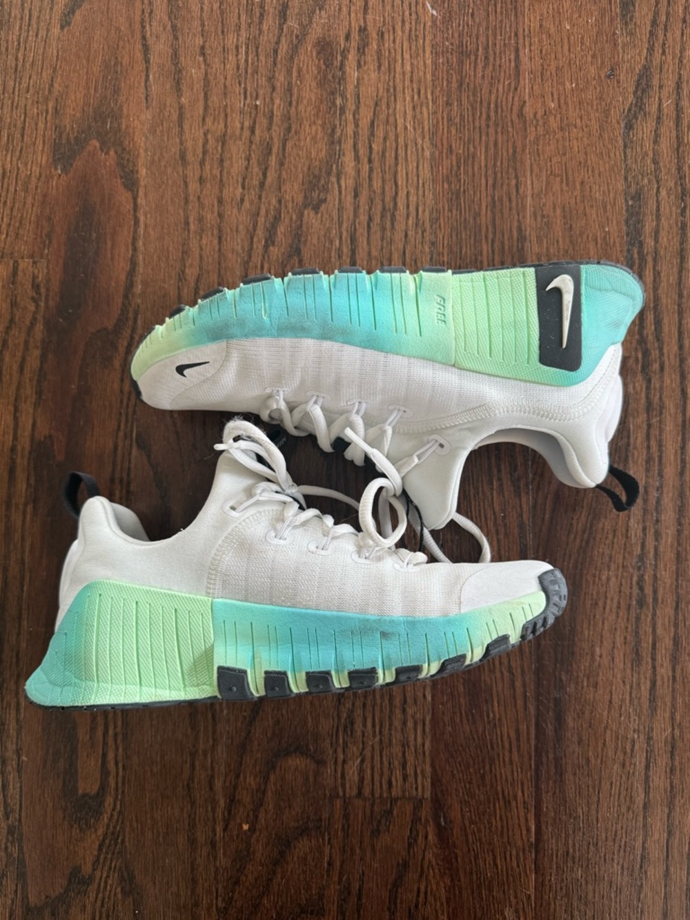 Nike Women’s Free Metcon 6 Sneakers